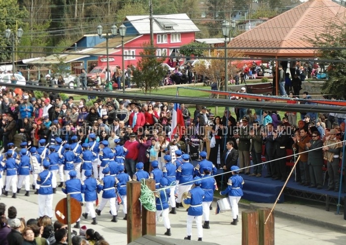 Con gran marco de público se realizó desfile de fiestas patrias de establecimientos educacionales