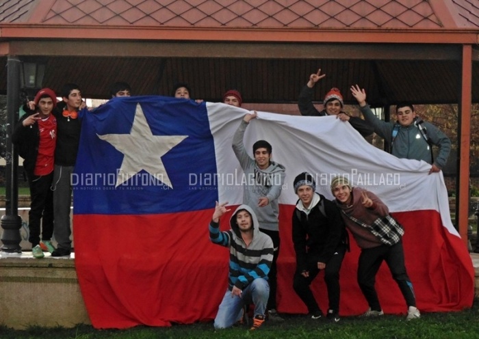 Hinchas laguinos celebraron histórico triunfo de Chile frente a España