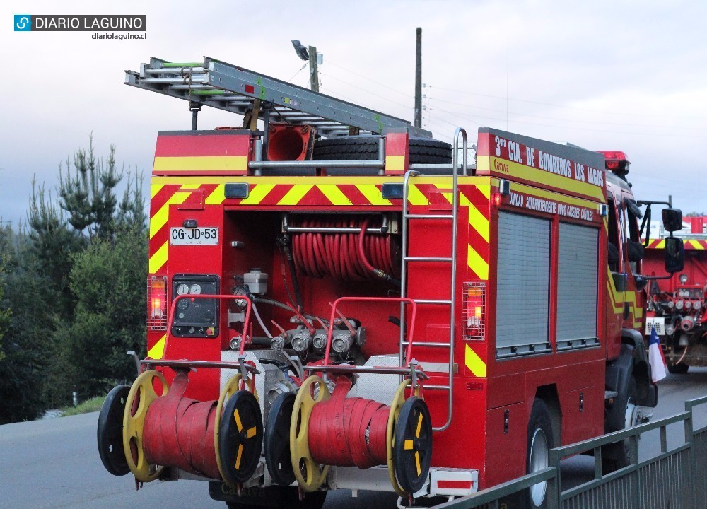 Principio de incendio en camión alertó a Bomberos de Los Lagos