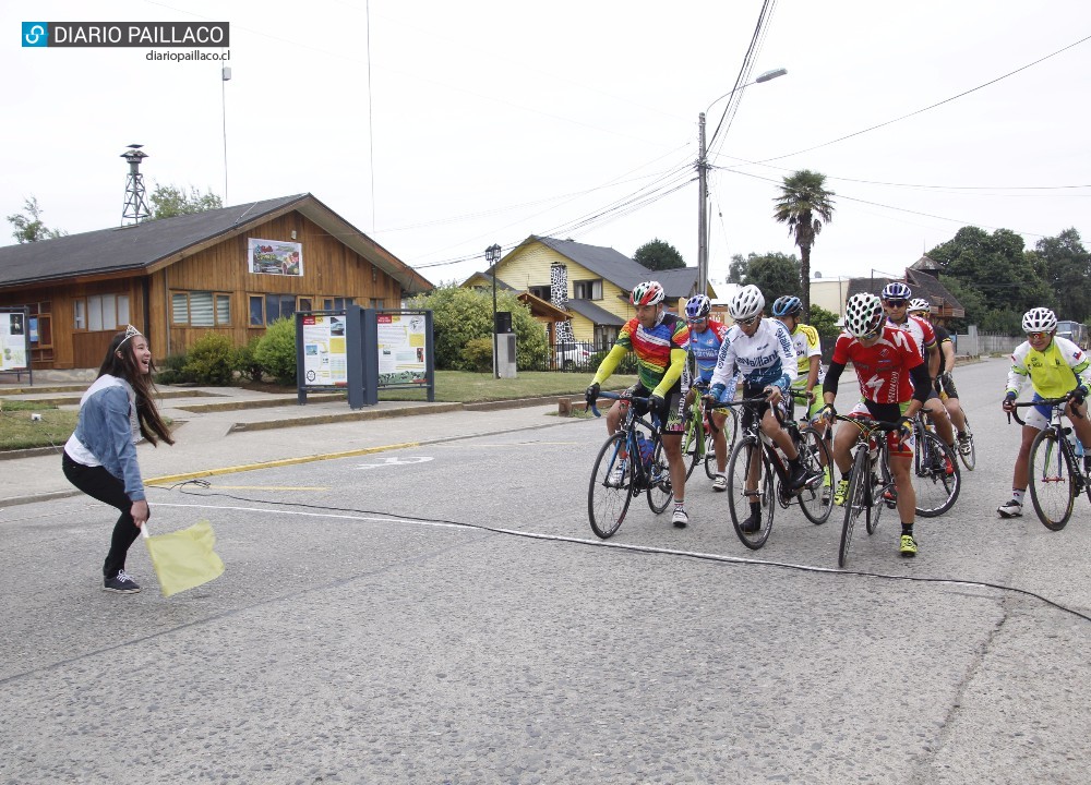 Los mejores exponentes del ciclismo nacional participaron en la vuelta “Ruta de la Naturaleza”