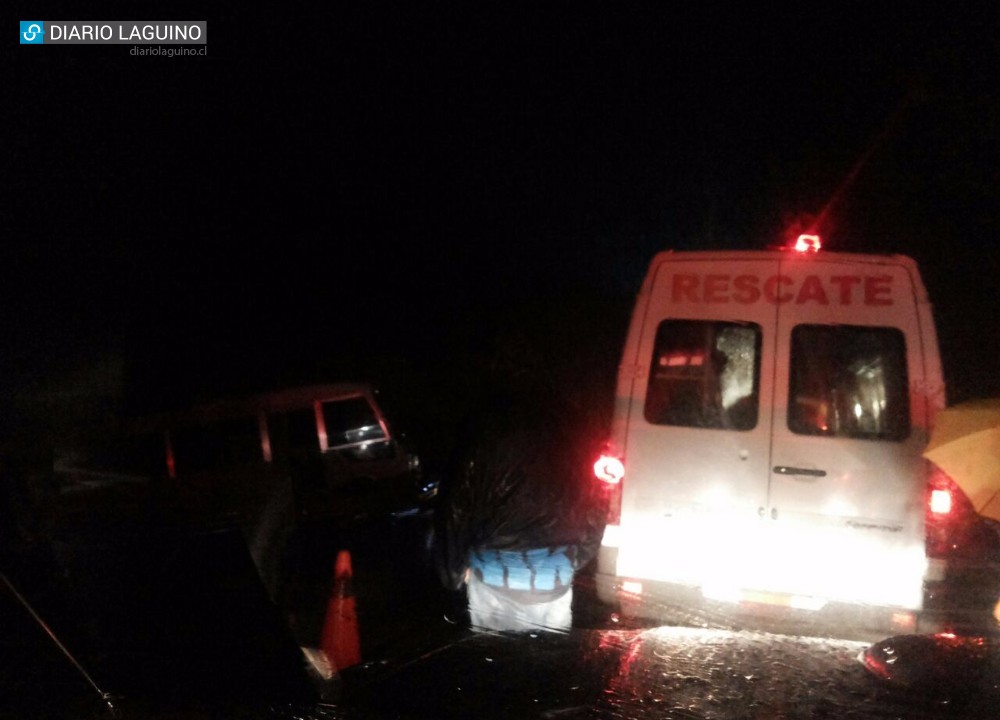 Bus de le empresa Quin volcó en la ruta que une Los Lagos y Panguipulli