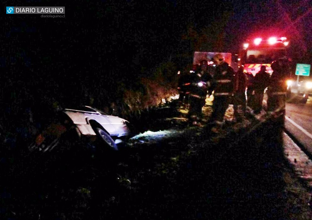 Un lesionado tras volcamiento de camioneta en la ruta que une Los Lagos y Panguipulli