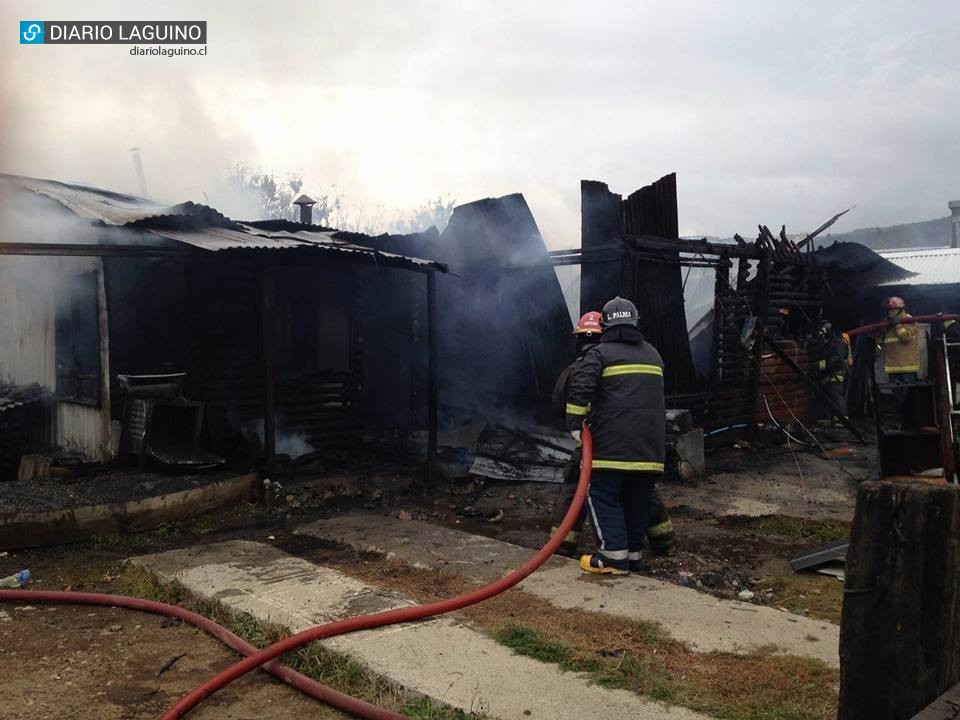 En Los Lagos se inició campaña solidaria para ir en ayuda de familia afectada por incendio en Los Pinos