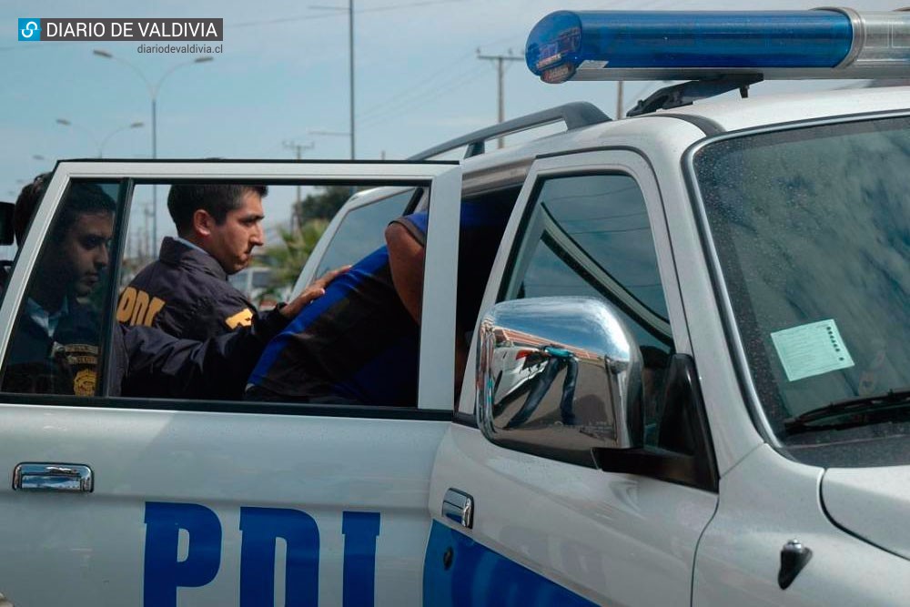 PDI detienen a dueño y trabajadores de aserradero por almacenar madera robada