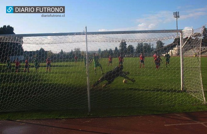 Royal de Futrono ganó en Valdivia y se acerca a su segundo título regional