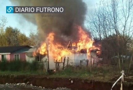 Pareja de adultos mayores de Nontuelá perdió su casa en incendio