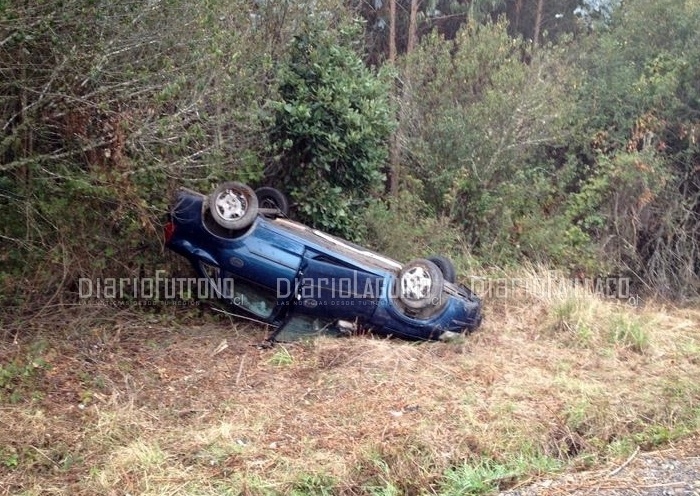 Nuevo accidente de tránsito: Vehículo volcó en sector Las Juntas