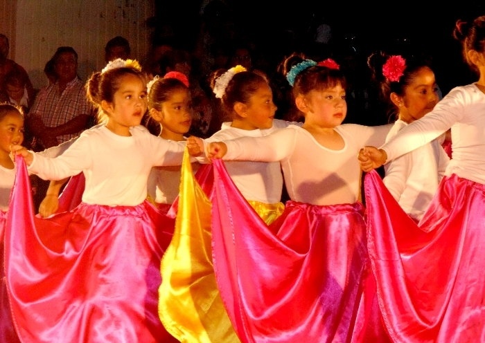 Escuela Nueva Collilelfu culminó semana aniversario con velada en el gimnasio muncipal