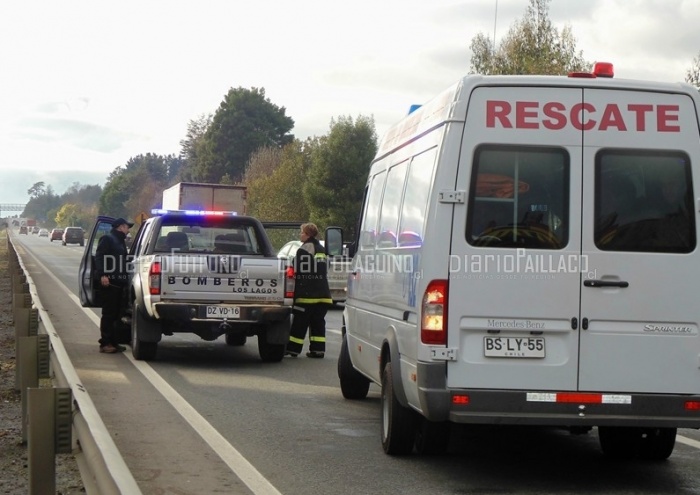 Cortocircuito provocó principio de incendio en un automóvil