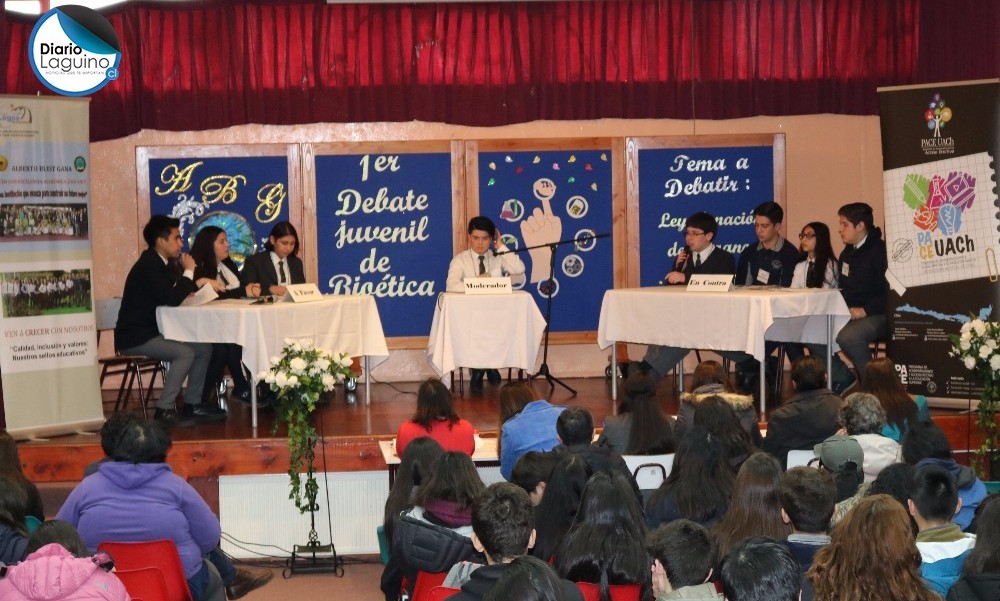 En Los Lagos se realizó primer debate juvenil de bioética