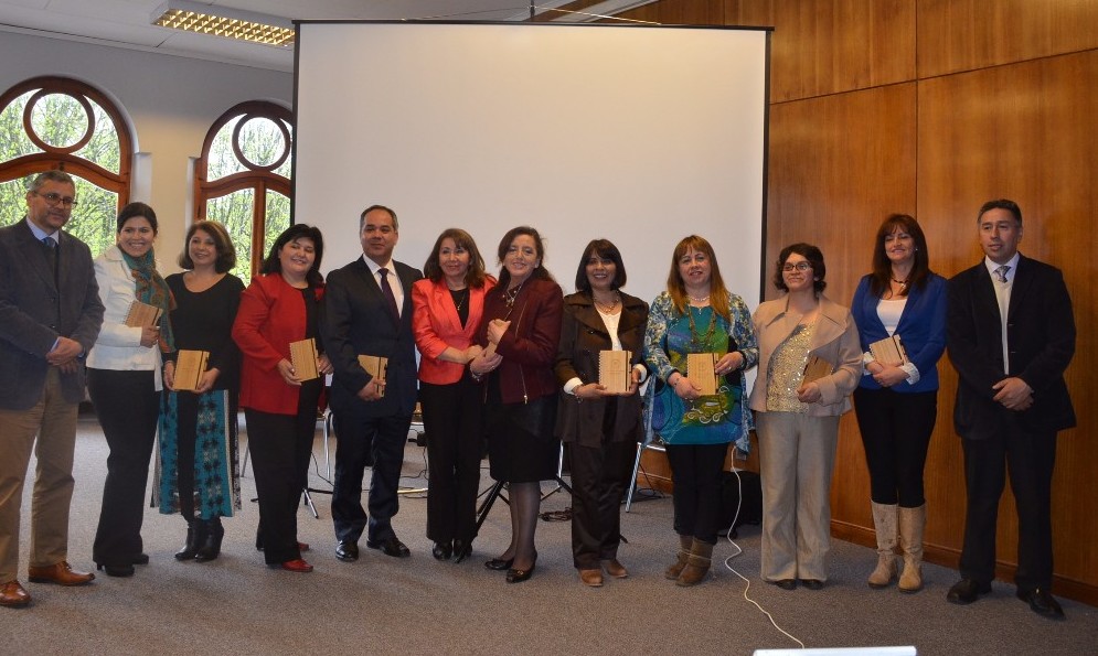 60 docentes fueron destacados por su trayectoria y aporte al desarrollo educativo de los niños de la región