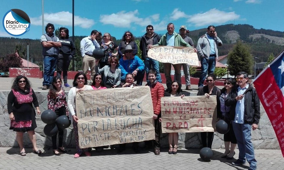 Funcionarios de diferentes gremios se manifestaron en las calles de Los Lagos