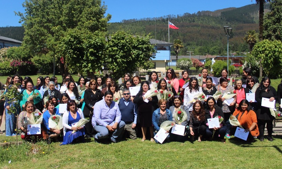 Programa Mujeres Jefas de Hogar certificó a usuarias de Los Lagos