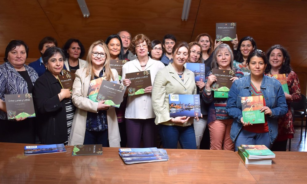 Historia de la radio, patrimonio natural y cultural de la región llegan a las bibliotecas locales