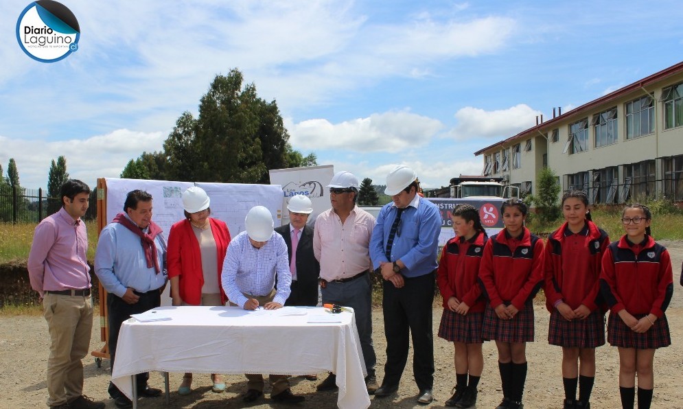 Entregaron terreno para construcción de escuela Modular que reemplazará escuela Francia