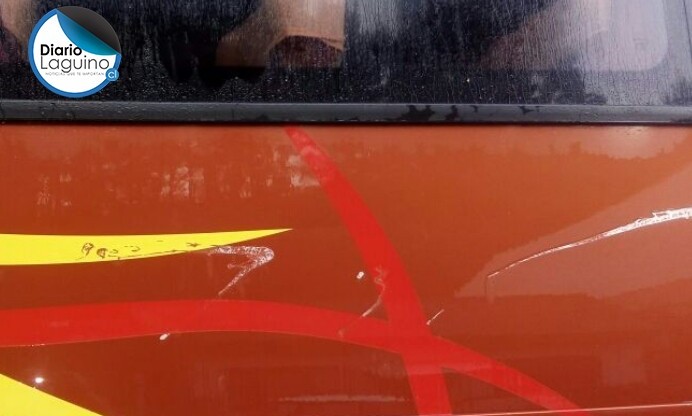 Desconocidos lanzan un tipo de líquido corrosivo a dos buses empresa Méndez 