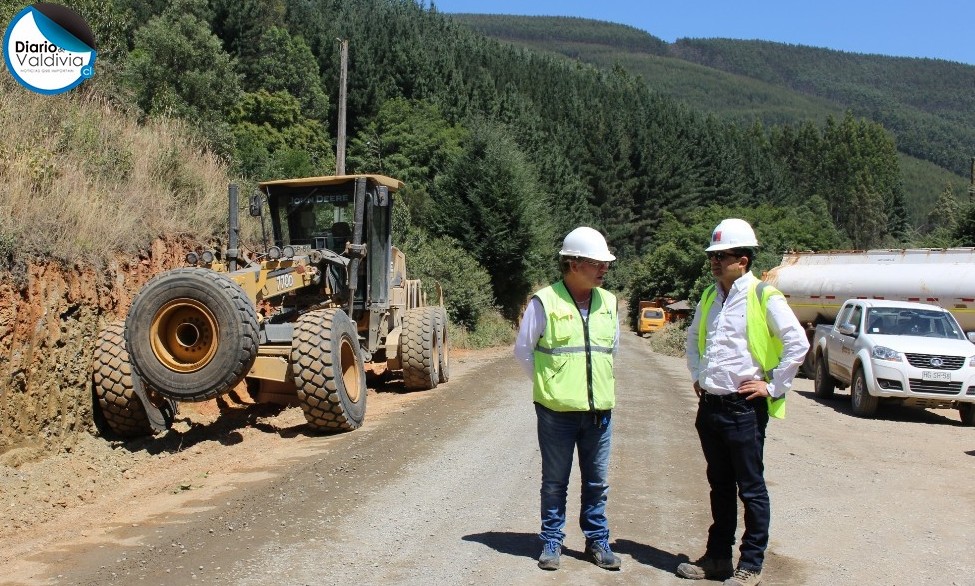 Autoridades y vecinos inauguraron asfaltado Calle Los Girasoles y empalme Ruta Antilhue-Valdivia