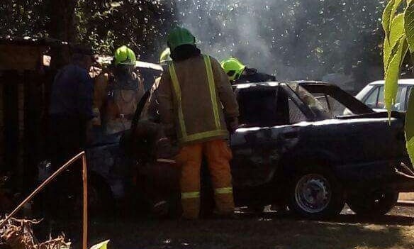 Pérdida total habría sufrido automóvil en sector rural Mi Tierra