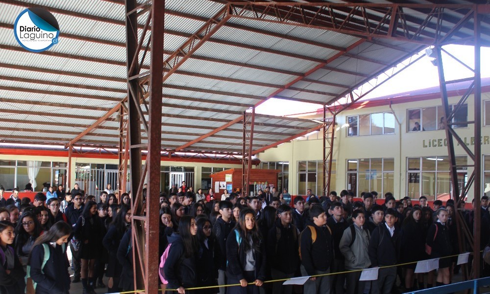 Más de 3.200 estudiantes iniciaron año escolar en colegios municipales de Los Lagos