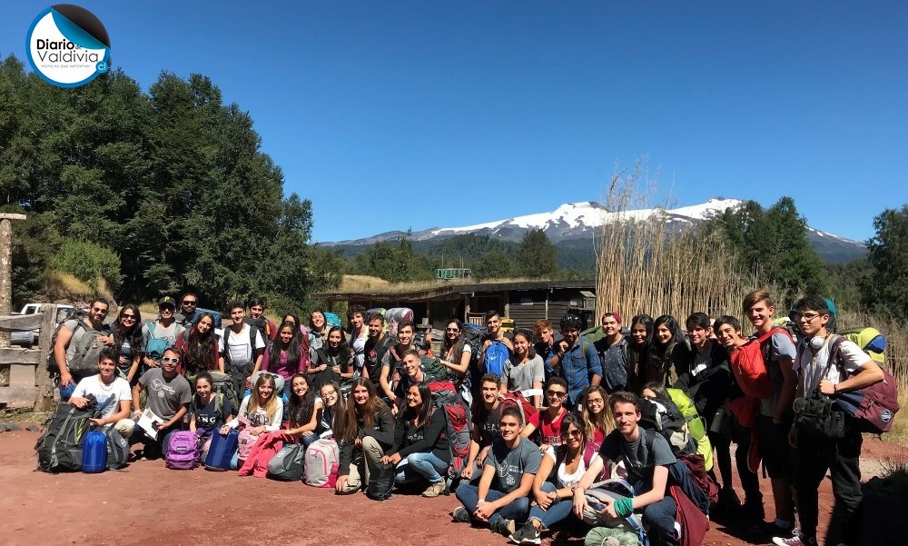 Jóvenes de la región participan en reconocido campamento científico en Huilo Huilo