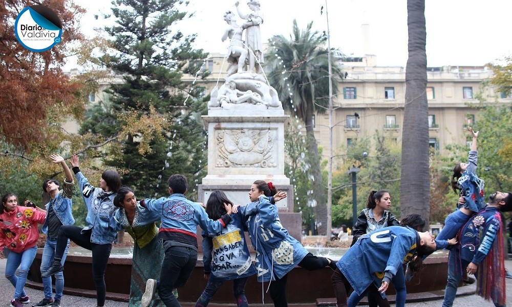“Danzas del futuro” se toma las calles de Valdivia