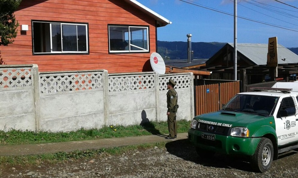 Sorprenden a delincuente oculto dentro de un clóset en Valdivia