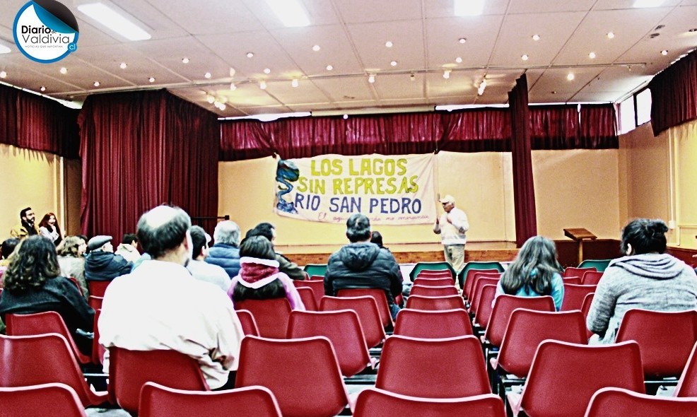 Alcalde de Los Lagos calificó de "fanáticos" a participantes de asamblea por el territorio realizada en la comuna