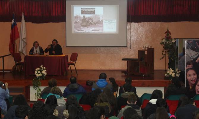 Los Lagos: Realizaron lanzamiento de libro que rescata el patrimonio ferroviario