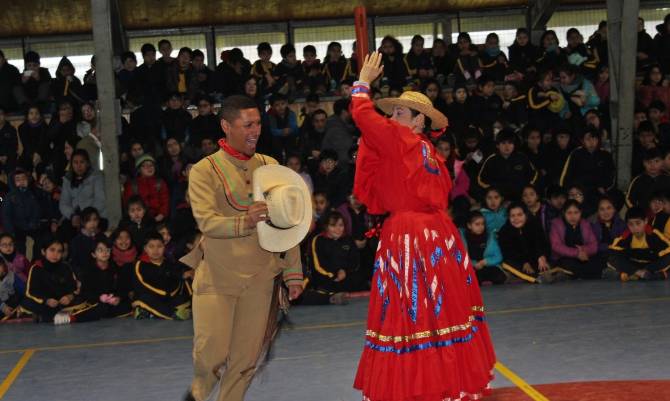 Asociación Internacional de Folclore Latinoamericano realizó intervenciones culturales en Los Lagos