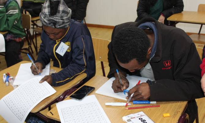 Profesores laguinos realizan clases voluntarias de lengua castellana a inmigrantes haitianos