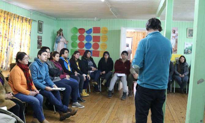 Parroquia todos los Santos se sumó a talleres de prevención de abuso a menores