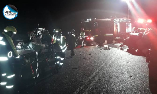 Tránsito Valdivia-Paillaco suspendido por violento accidente de tránsito