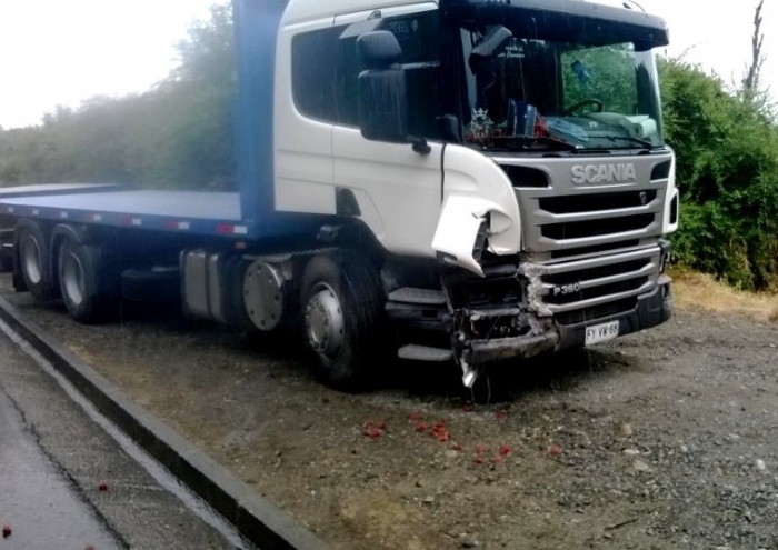 Camión protagonizó accidente en puente Malihue de Los Lagos