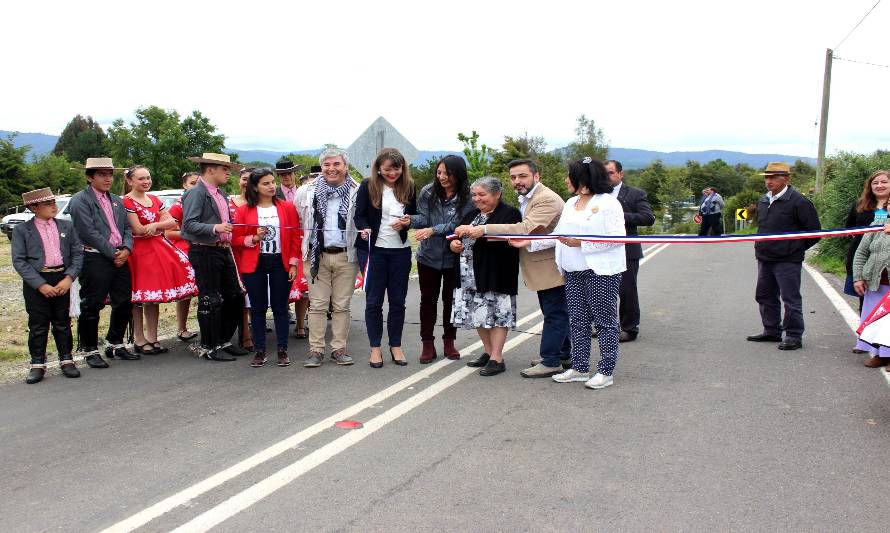 Inauguran asfalto en camino Piedras Moras-Los Maitenes, que mejora red vial en Los Lagos