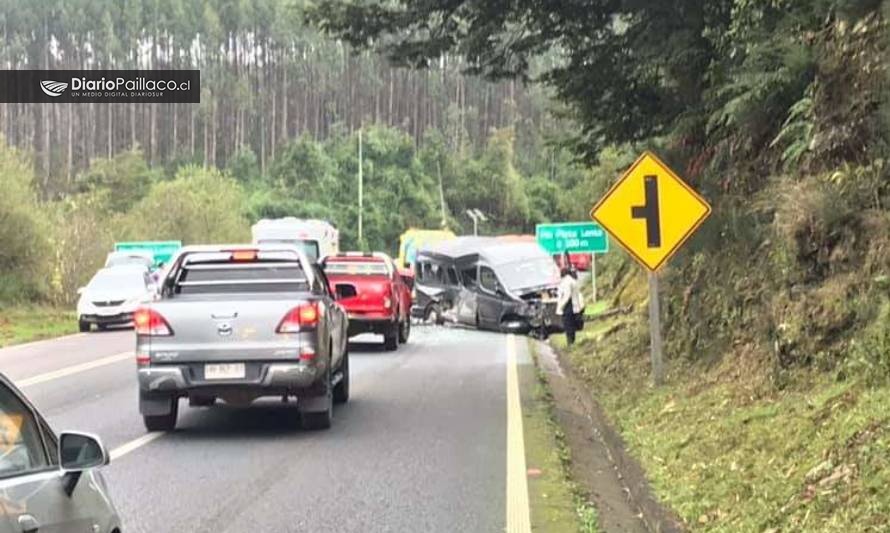 Colisión múltiple en ruta Valdivia-Paillaco deja 5 lesionados 