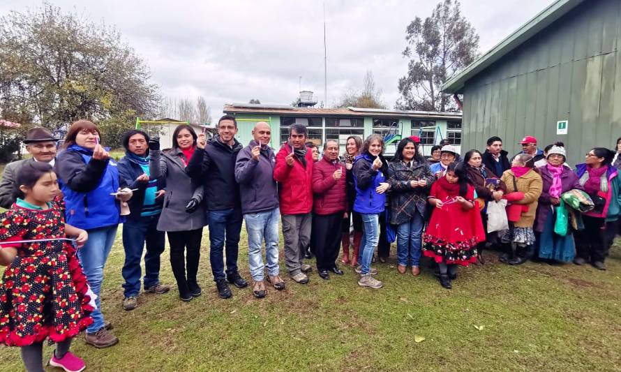 Inauguran proyecto fotovoltaico para escuela rural de Isla Huapi