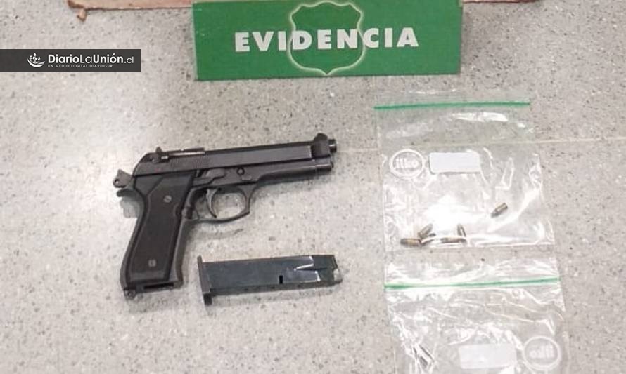 Detuvieron a hermanos riobueninos que portaban municiones y pistola a fogueo