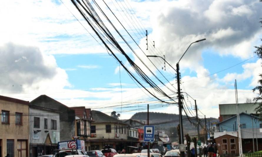 Constituyen mesa para el retiro de cables en desuso en la comuna de Los Lagos