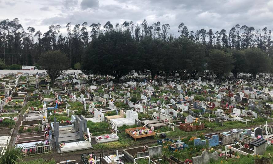 Cementerio municipal de Los Lagos atenderá todo el fin de semana 