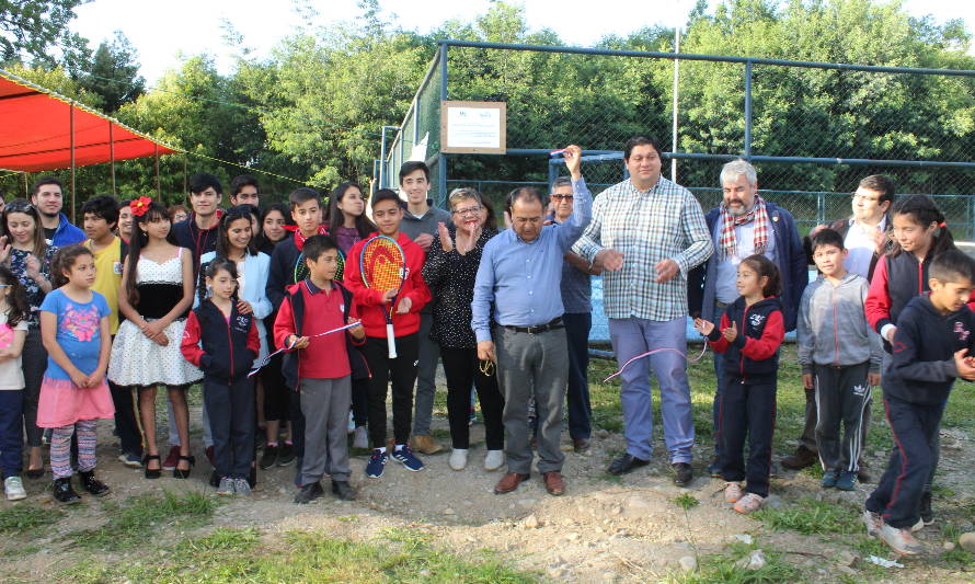 Amantes del tenis cuentan con remozada cancha en Los Lagos 