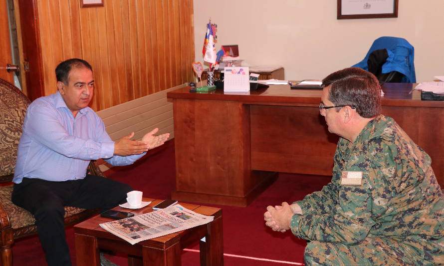 Alcalde de Los Lagos recibió visita del General de Defensa de Los Ríos 