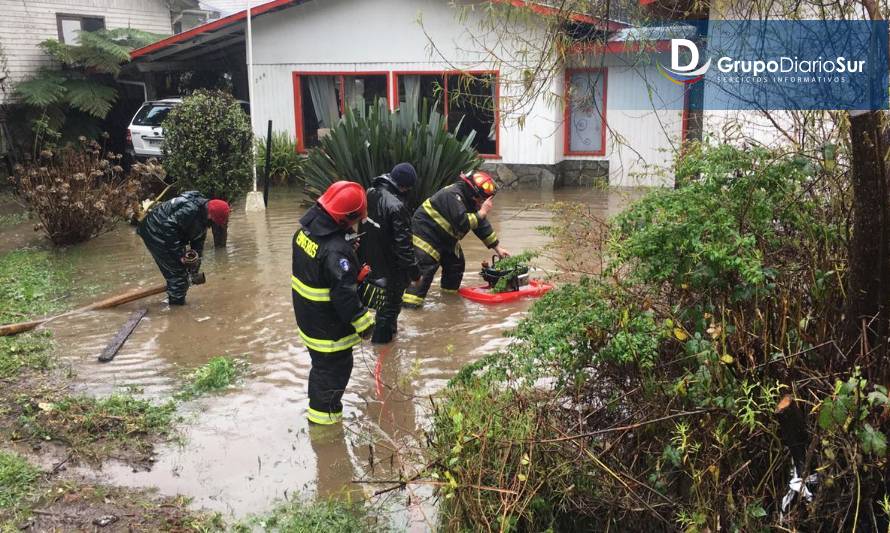 Mal tiempo: Bomberos laguinos registran intensa jornada de apoyo a vecinos