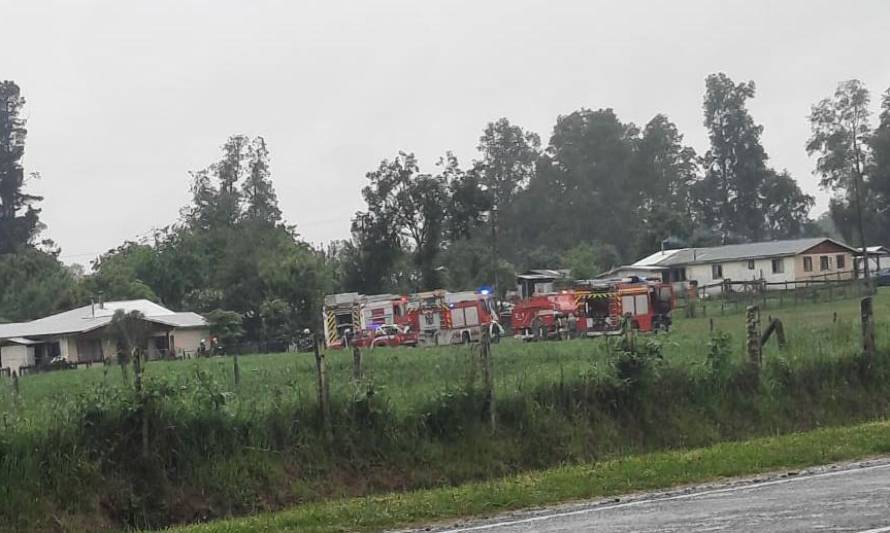 Incendio afectó a vivienda en el sector Arcoíris en Paillaco