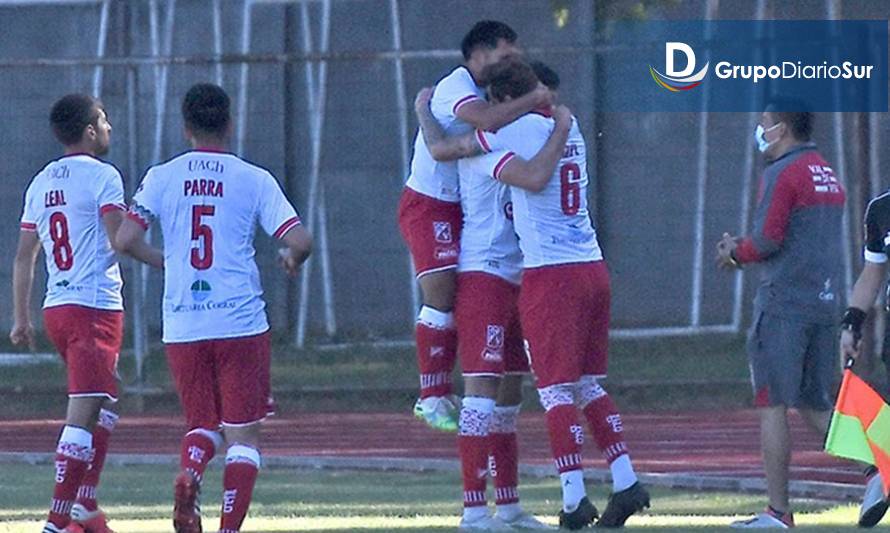 El Torreón sigue con vida: ganó 2-1 a San Marcos de Arica