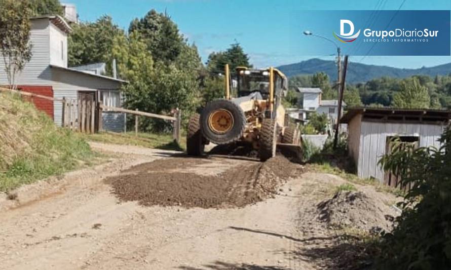 Vecinos de Las Lajas denuncian mal trabajo en mejora de caminos interiores
