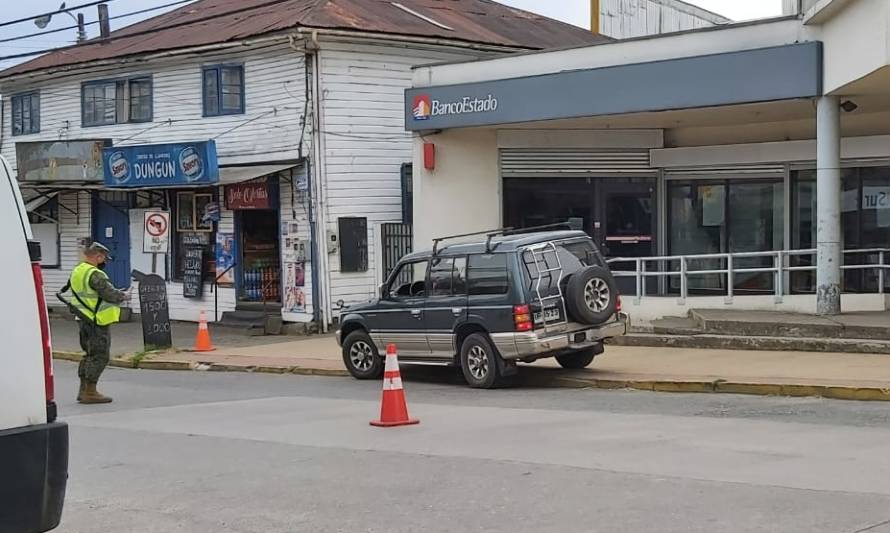 Los Lagos: Fuertes controles policiales y militares en  primer día de cuarentena