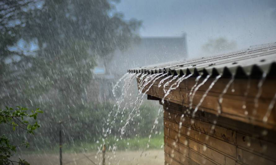 Prevén que lluvias continuarán cayendo hasta la madrugada del martes 