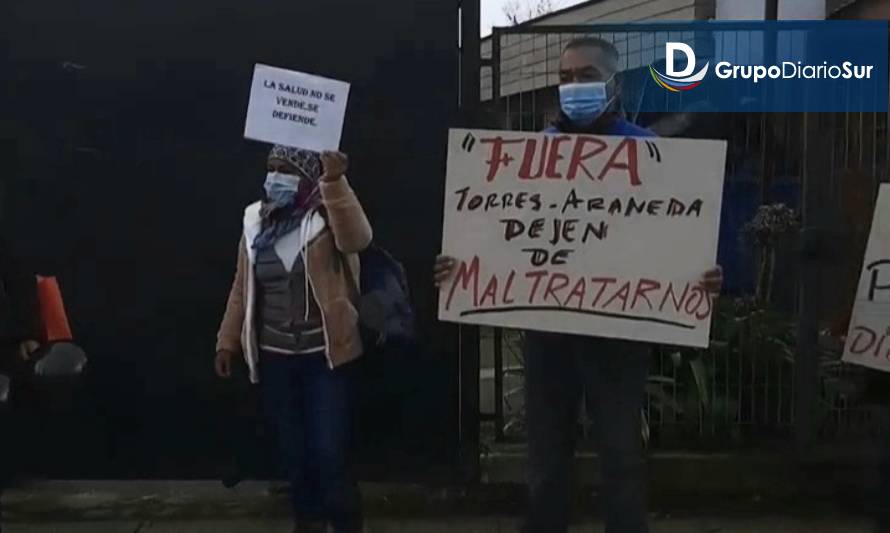 Pacientes del Centro de Diálisis de Paillaco se manifestaron exigiendo trato digno