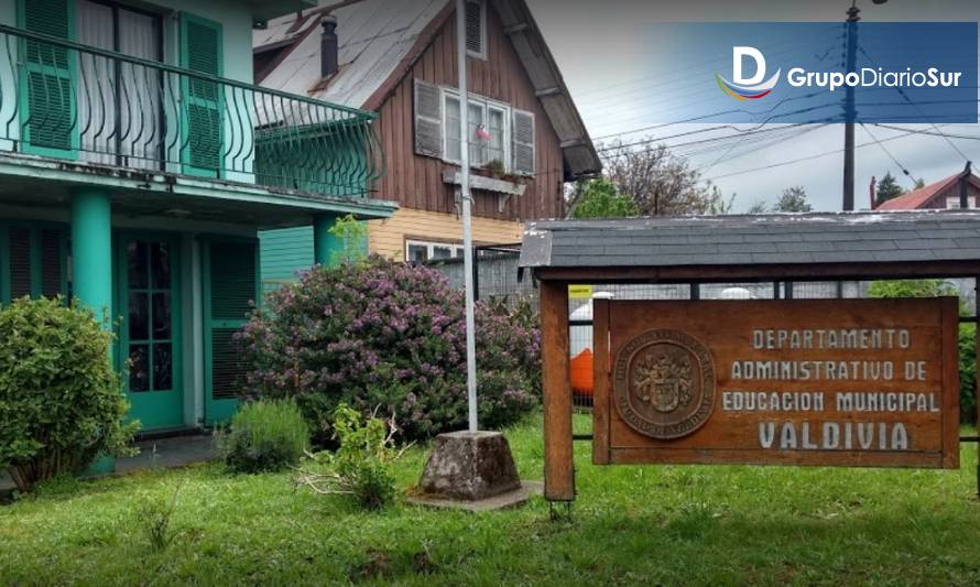 Colegio de Profesores de Valdivia exige renuncia de directora de Daem