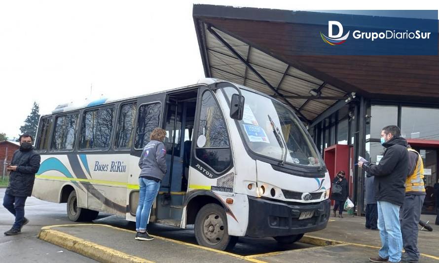 Denuncian falta de transporte público hacia sectores rurales de Los Lagos